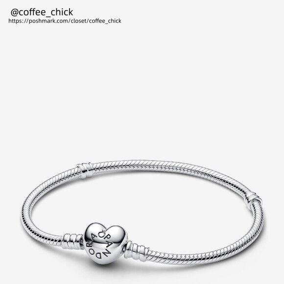 Pandora 2025 Graduation Charm Bracelet - Picture 2 of 2